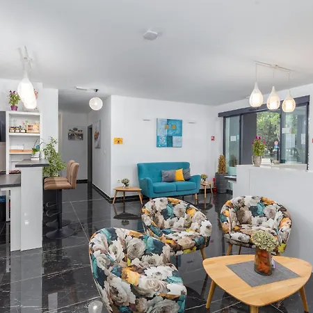 In With Wifi بولا