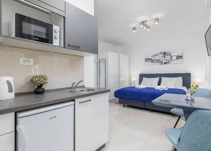 Apartment In With Wifi Pula