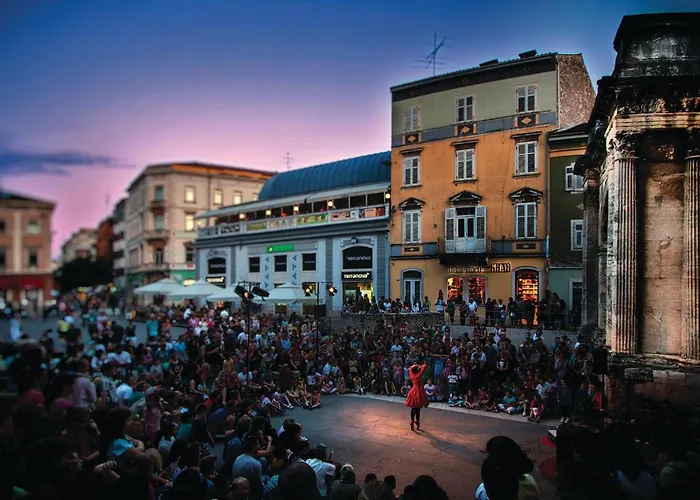 Apartament In With Wifi Pula